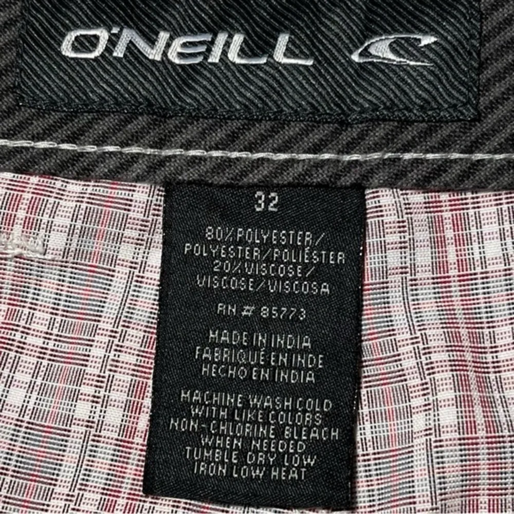 O’Neill Casual Flat Front Plaid Shorts‎ Size 32